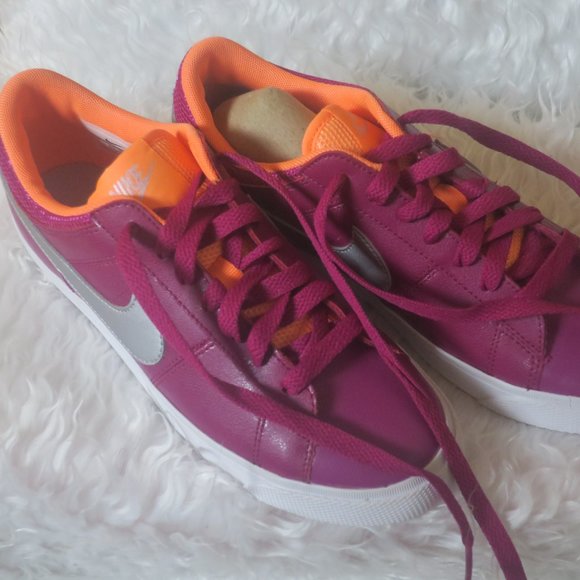 Nike Shoes - NIKE NIB Women`s Magenta Match Supreme Leather SZ 5 style 631461 500